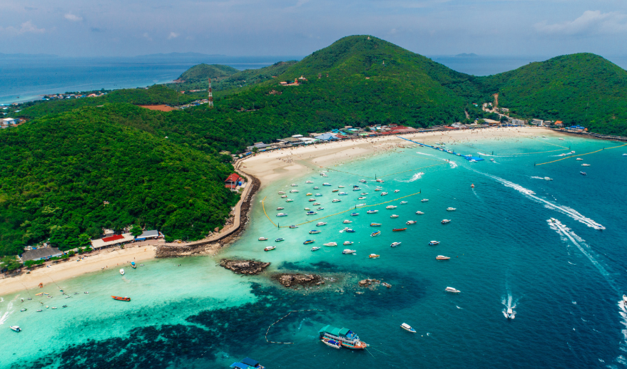 11 ที่พักบนเกาะล้าน อยู่สบาย เดินทางสะดวก พร้อมให้วิวสวยใจฟูสุดๆ - The Gen C Blog