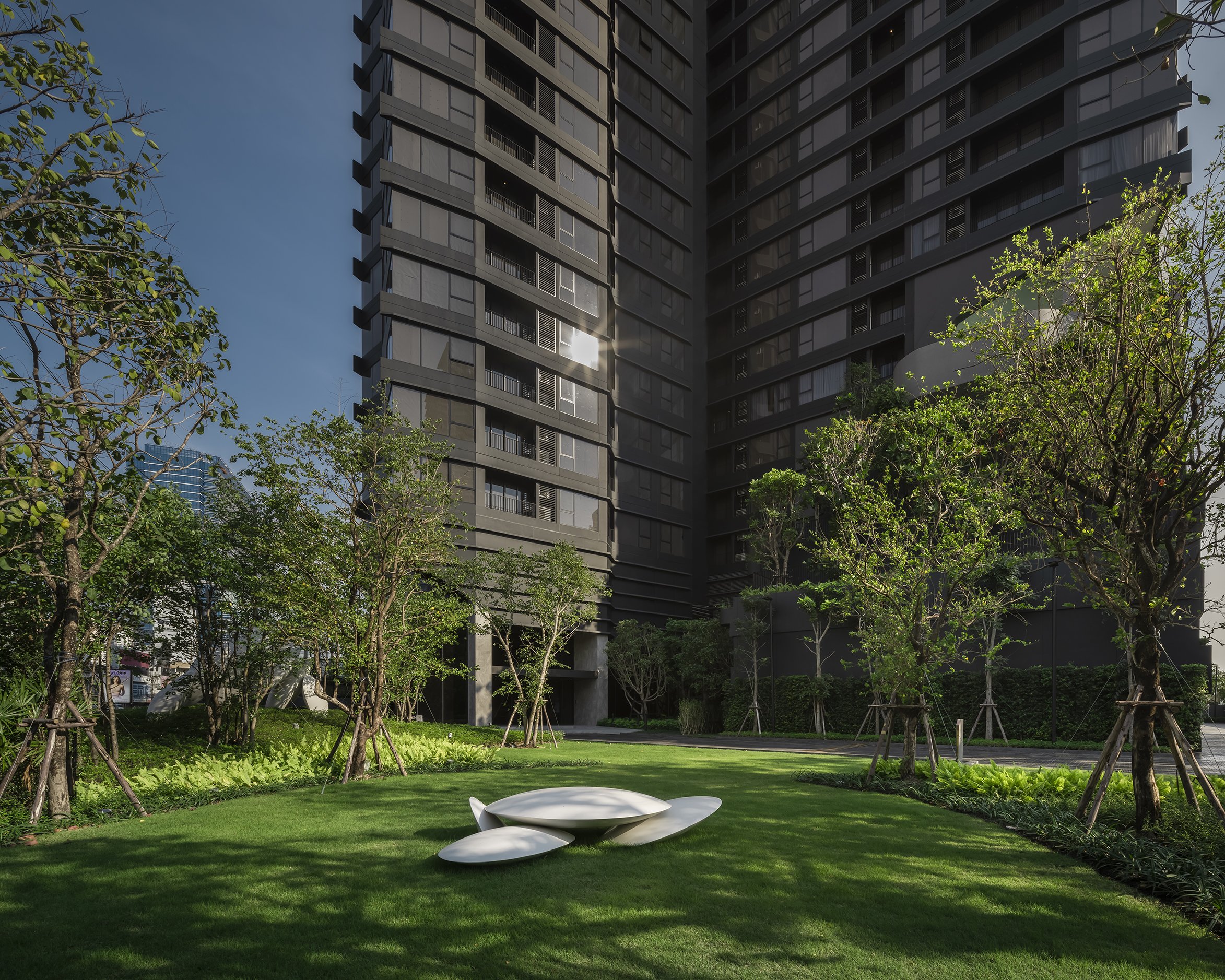 cleaning-lady-working-in-a-condo